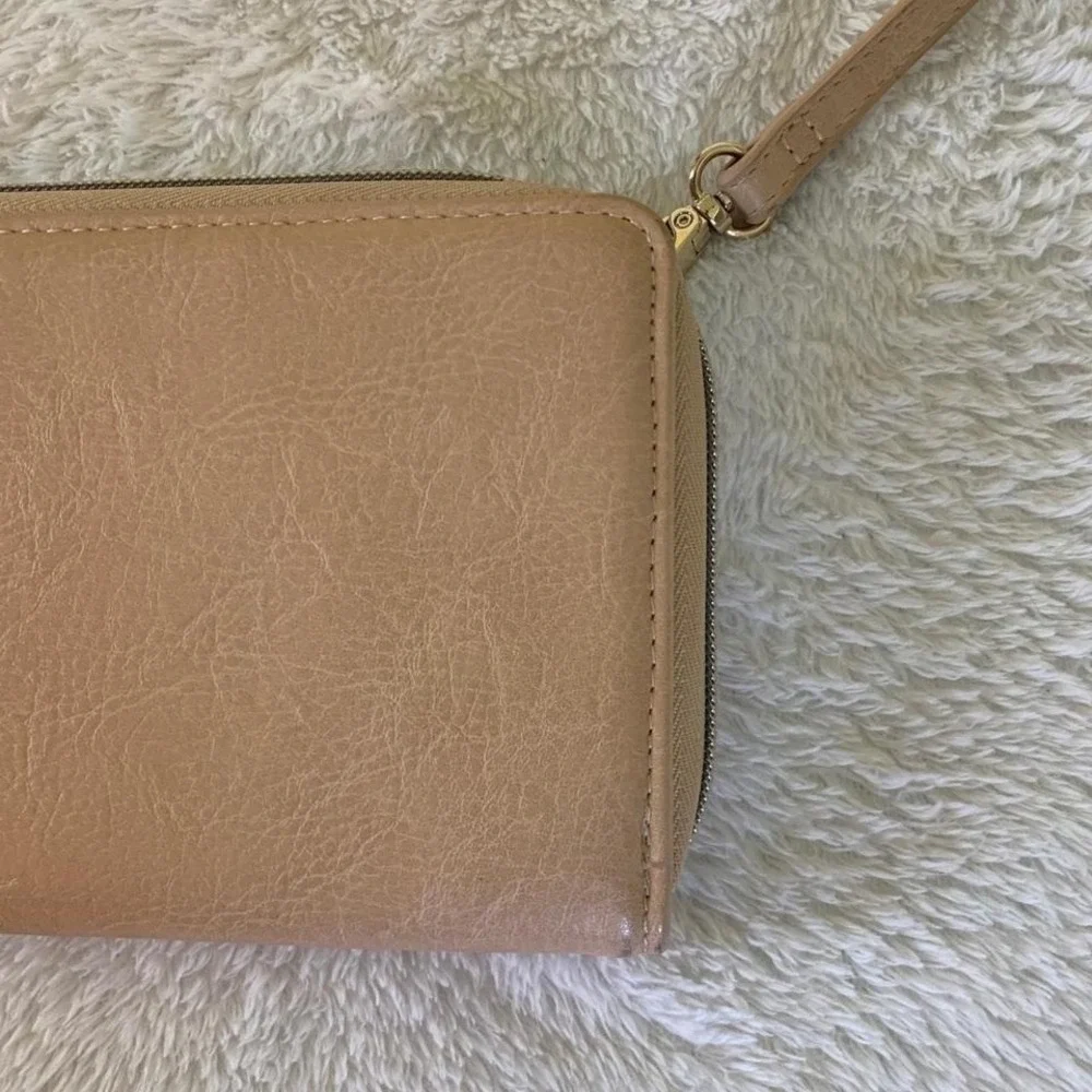 BEIS The Travel Wallet Beige Vegan Leather Crossbody Organizer Bag - Picture 3 of 7